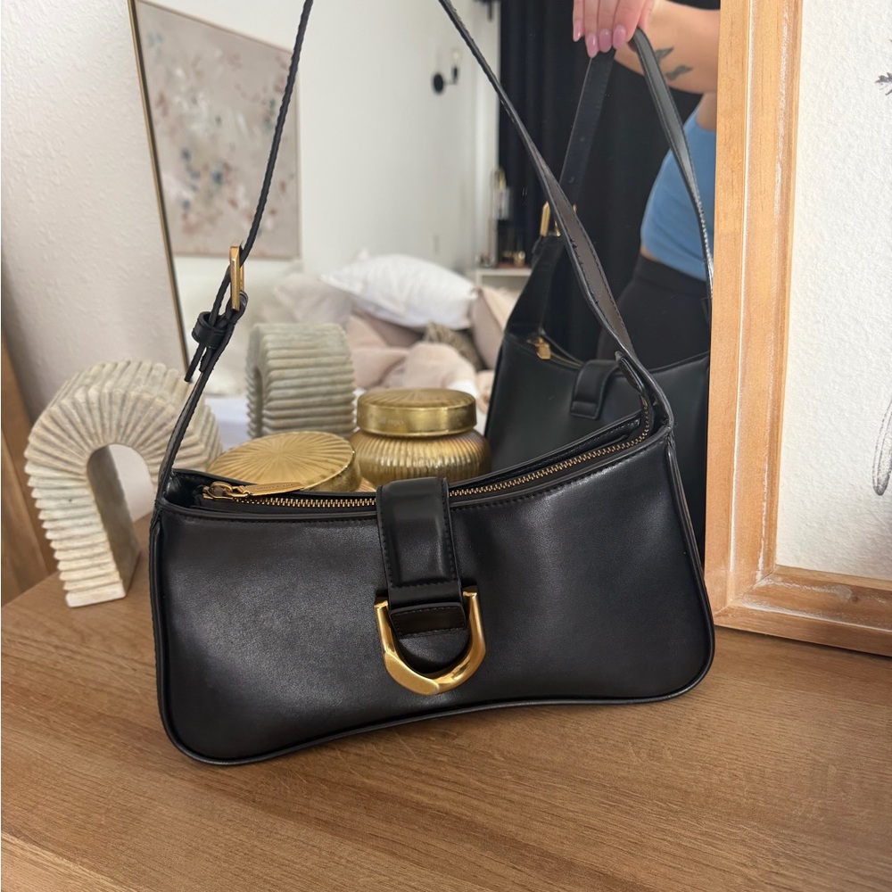 Charles Kieth Black Shoulder Bag
